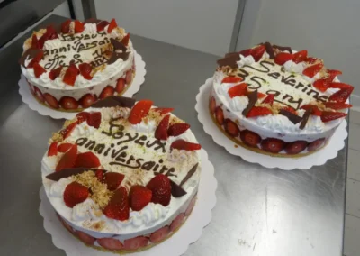 3 Fraisiers 10 12 parts
