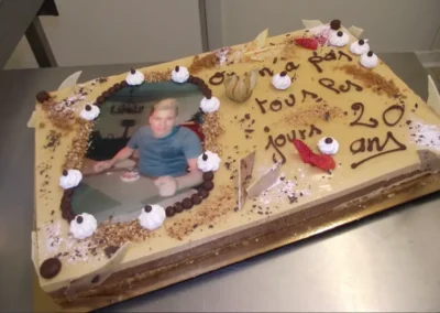 Bavarois Choco noir caramel 20 24 parts avec photo famille