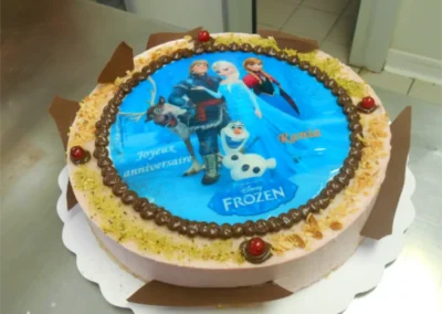 Bavarois fraise 10 12 parts avec photo la reine des neiges