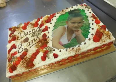 Fraisier 20 24 parts avec photo famille