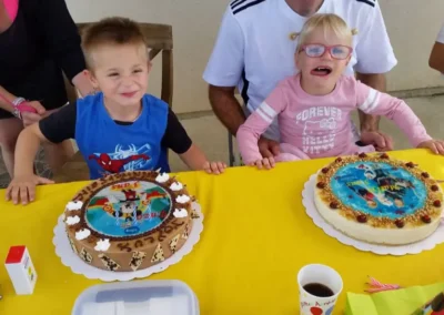 La Joie des enfants avec de bons gâteaux des Douceurs de Daniel !