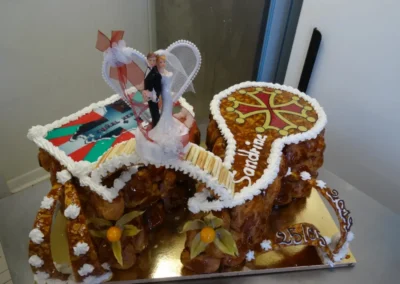 Pièce montée choux et nougatine à thème
