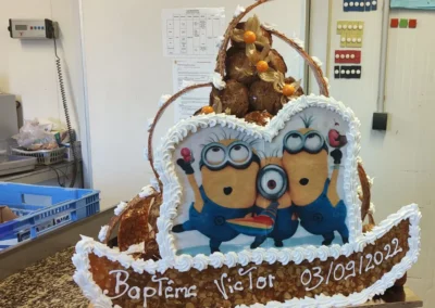 Pièce montée en cône thème les Minions
