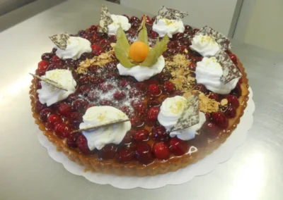 Tarte aux framboises 10 12 parts.