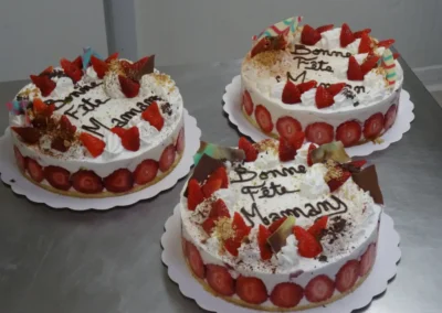 Trois fraisiers 6 8 parts