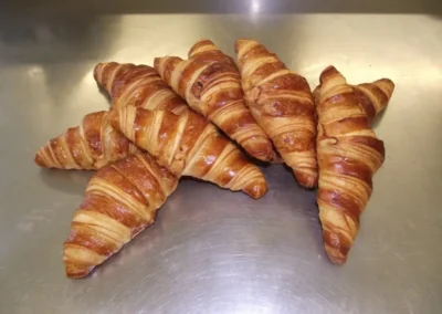 Un lot de 10 croissants tout tendres en fondants
